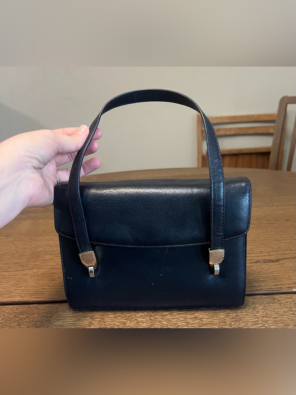 Vintage Saks Fifth Avenue Navy Red Genuine Leather Top Handle Purse w/Coin Purse